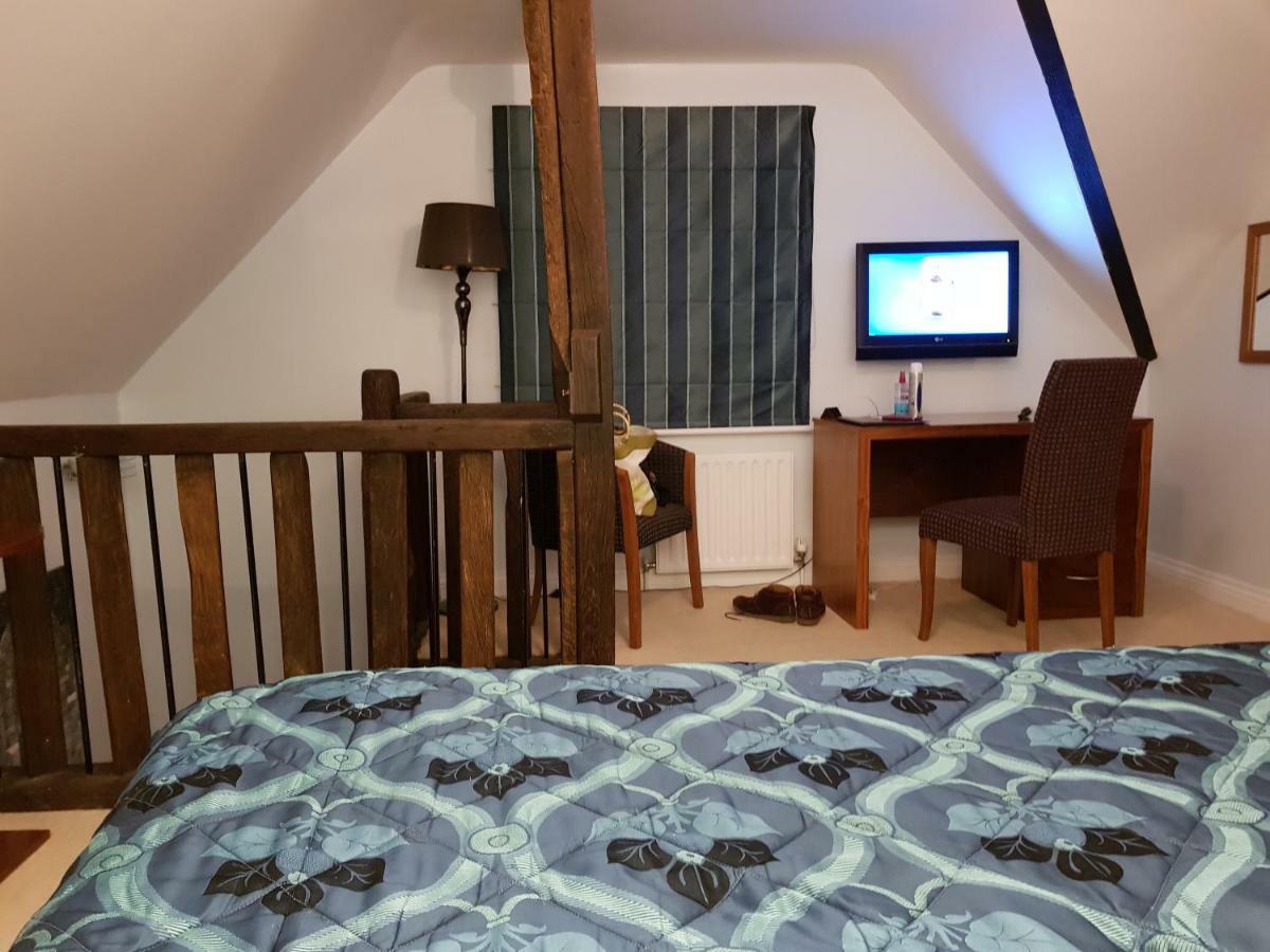 Ye Olde Red Lion Bed and Breakfast Newbury  Eksteriør billede